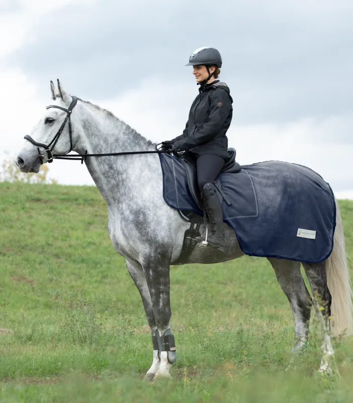 Aktuální Síťovaná bederní deka Waldhausen Comfort - Barva Tmavě modráVelikost 125 cm